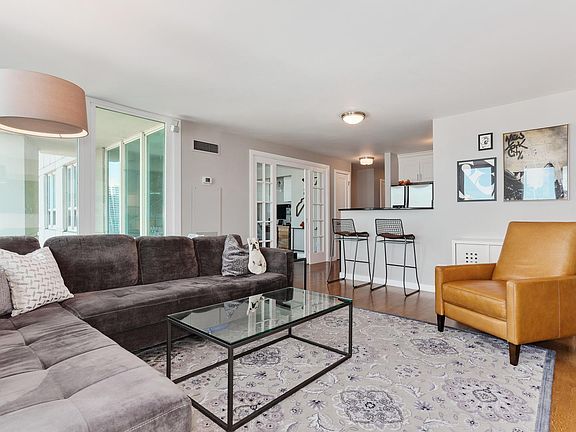 4th image of 345 N La Salle Dr APT 3502