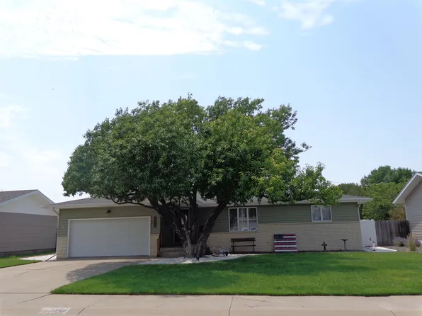 1209 Haney Dr, Hays, KS 67601