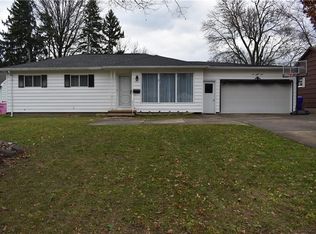 284 Marwood Rd, Rochester, NY 14612