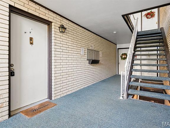 5th image of 167 Cumberland Park Ct APT B