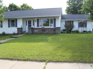 1945 Sunset Dr, Reedsburg, WI 53959