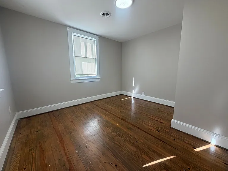 718 Confederate Ave — Photo 6