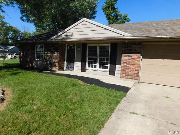 4th image of 214 Angela Dr
