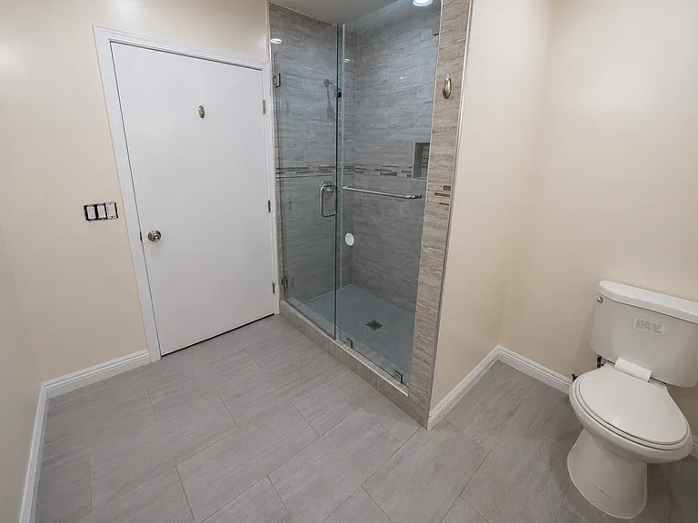 Master bedroom Full bath