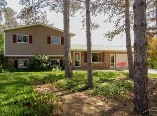 312 Sandridge Dr, Hemlock, MI 48626