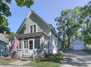 411 Jackson St, Dundee, IL 60118