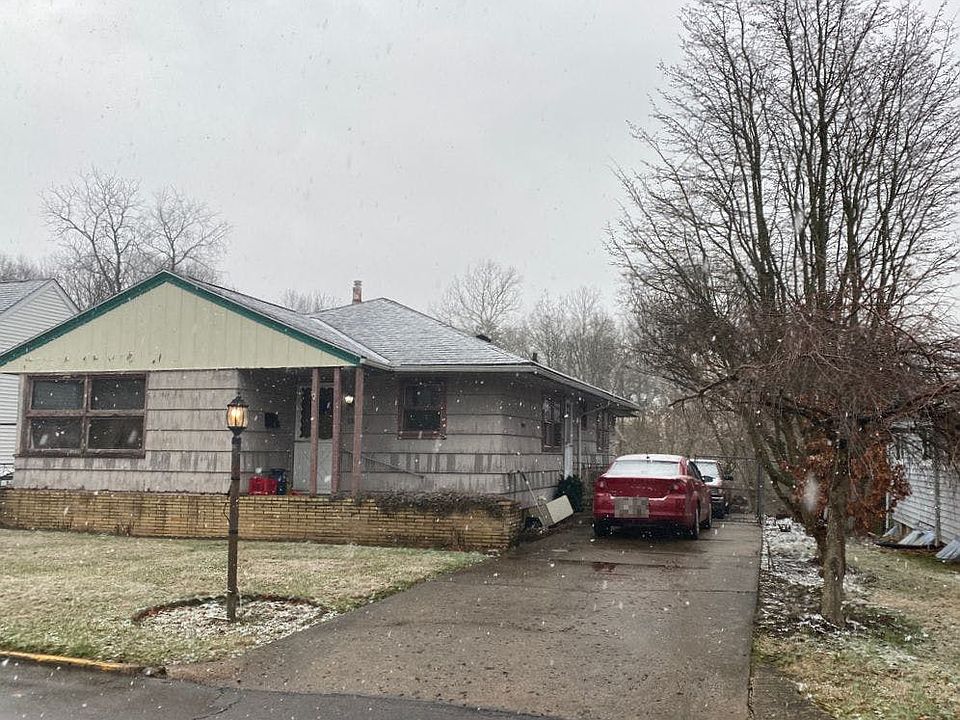 2nd image of 886 Warner Ave