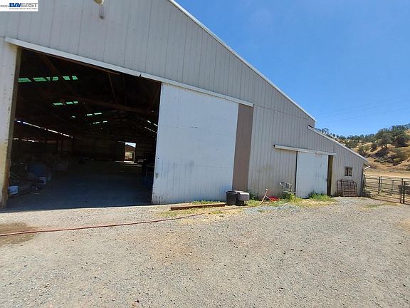 3rd image of 17101 Marsh Creek Rd