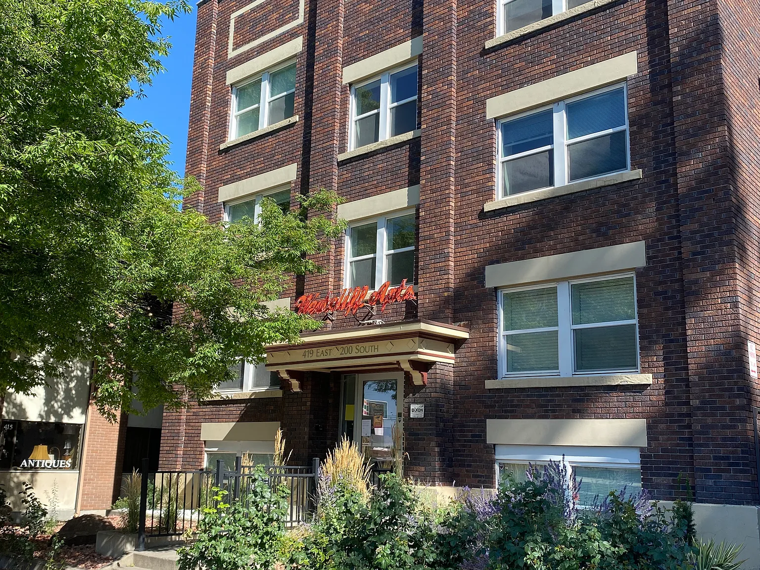 1 bed, 700 sqft, $1,200 — Photo 1