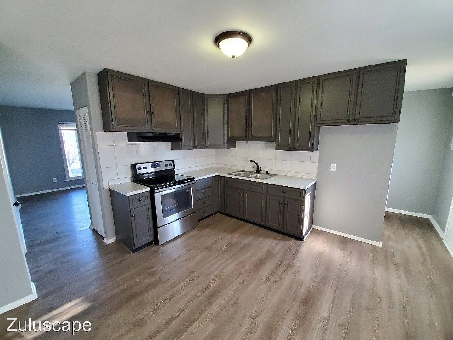 335 Tracy Rd photo 1