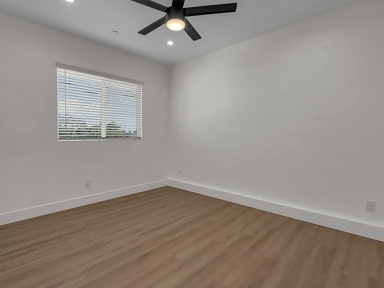 15208 Fernview St #15210 — Photo 11