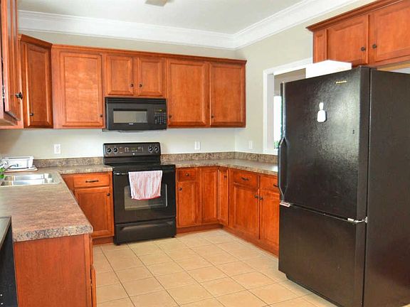 3rd image of 300 Hampton Forest Dr