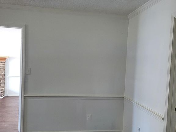 4th image of 604 Mohawk Ct