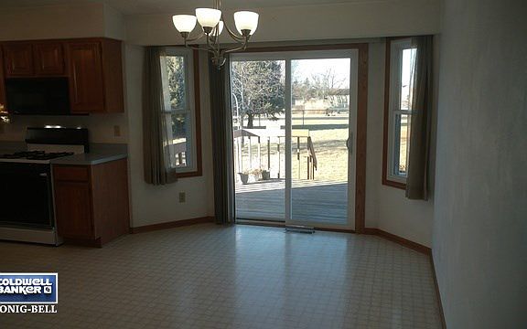 4th image of 211 Forest Dr