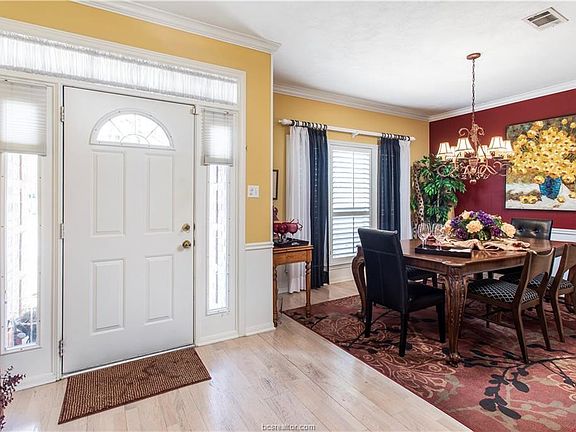 3rd image of 4609 Shoal Creek Dr