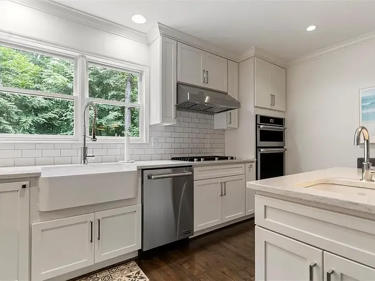 3825 Peachtree Dunwoody Rd NE — Photo 83