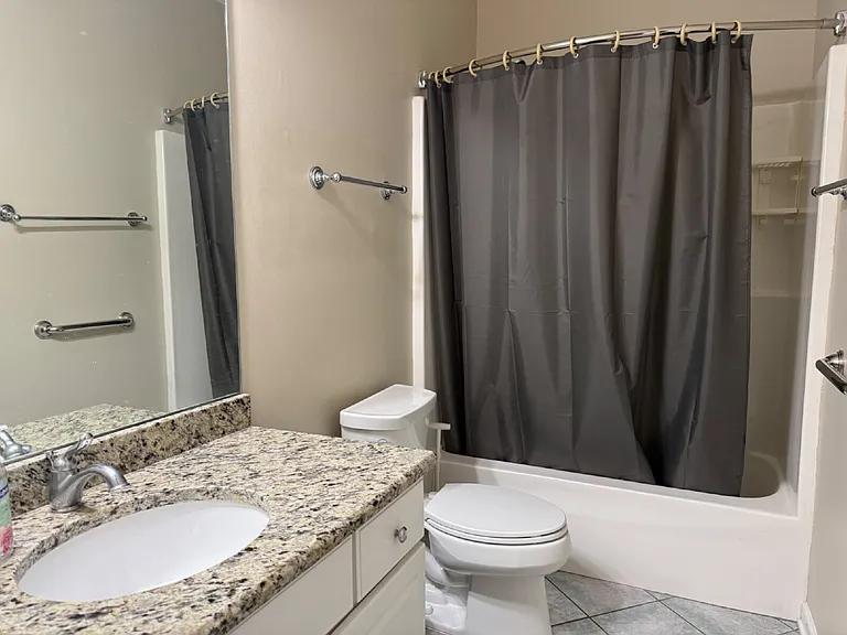134 Canterbury Dr — Photo 18