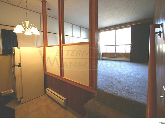 2nd image of 1128 Custer Ave APT 2