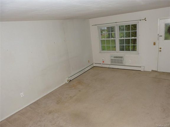 4th image of 140 Parkside Dr #140