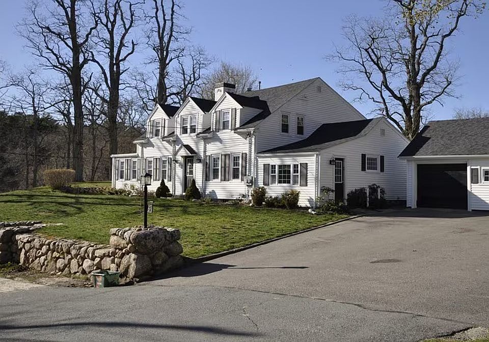 1st image of 6 Bournedale Rd