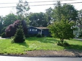 683 Vance Ave, Franklin Lakes, NJ 07417