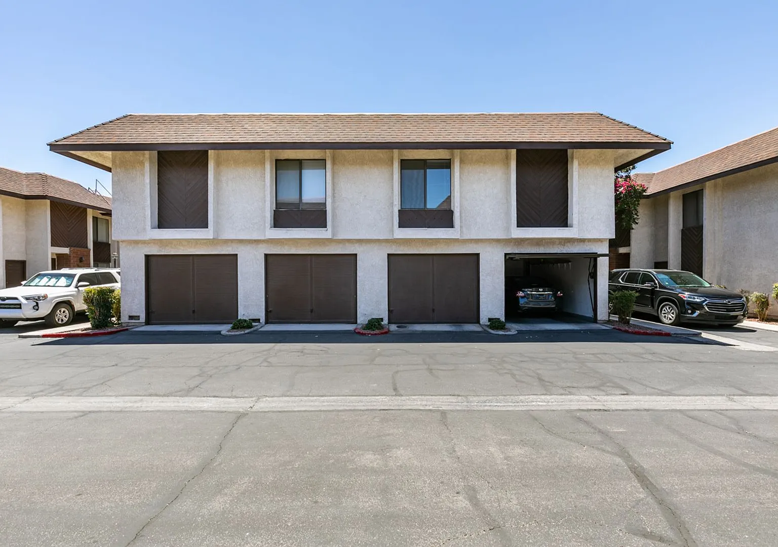 2127 Pine Breeze Ln — Photo 2