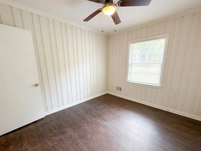 1502 Rolling Hills Dr — Photo 7