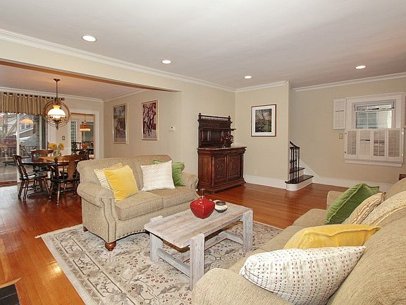 2nd image of 305  Richmond Avenue