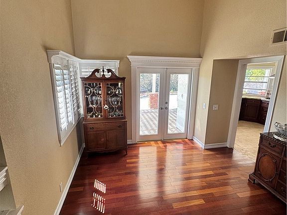 3rd image of 28181 Westfield Dr