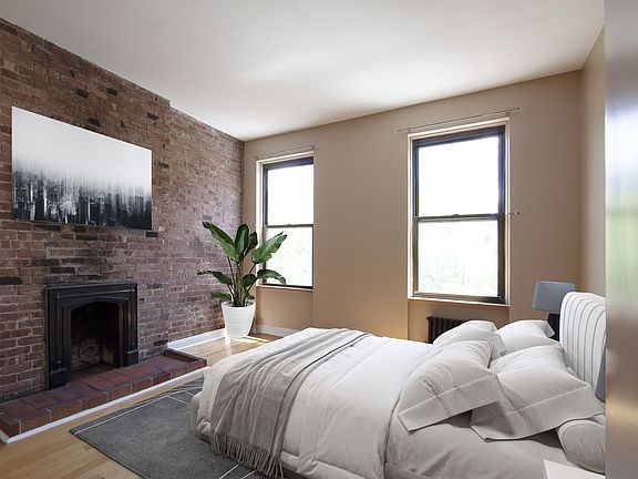 4th image of 501 W 47th St APT 4W