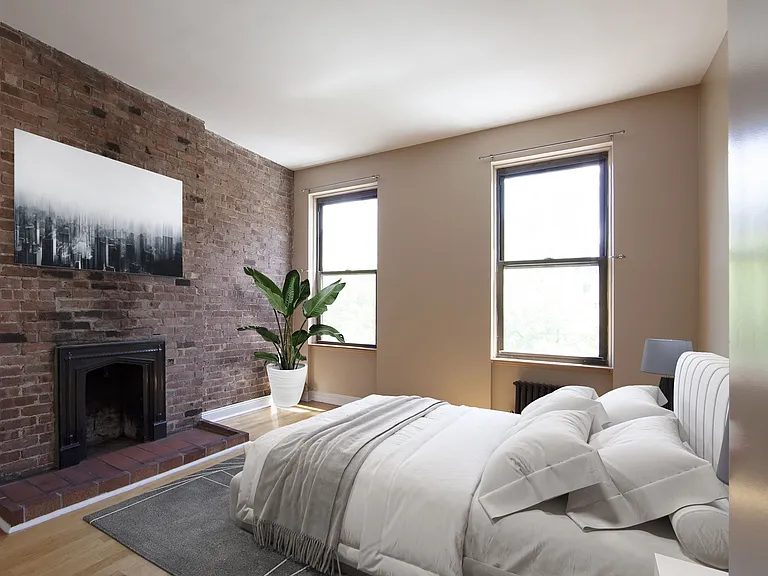 501 W 47th St #4W — Photo 4