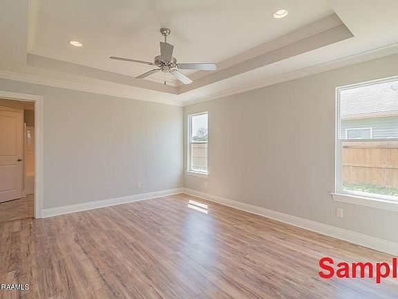 5th image of 933 Lillian Michel Dr