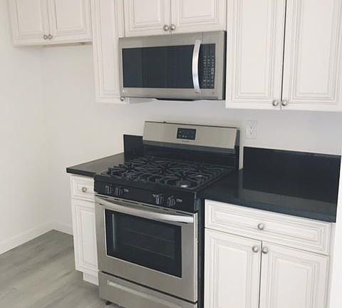 3rd image of 9947 De Soto Ave #C32