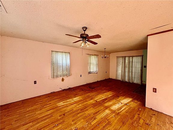 3rd image of 1380 E 1750th Rd