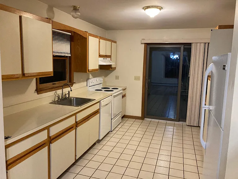 42 Bender Rd #B — Photo 24
