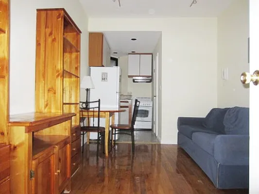 Rented by City Connections Realty | media 18