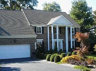 10032 Scenic View Ter, Vienna, VA 22182