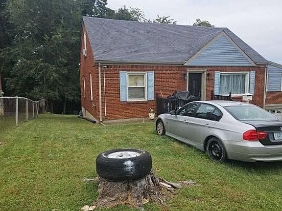 3rd image of 2715 Tremont Dr NW