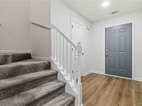 5th image of 702 Georgetown Ct