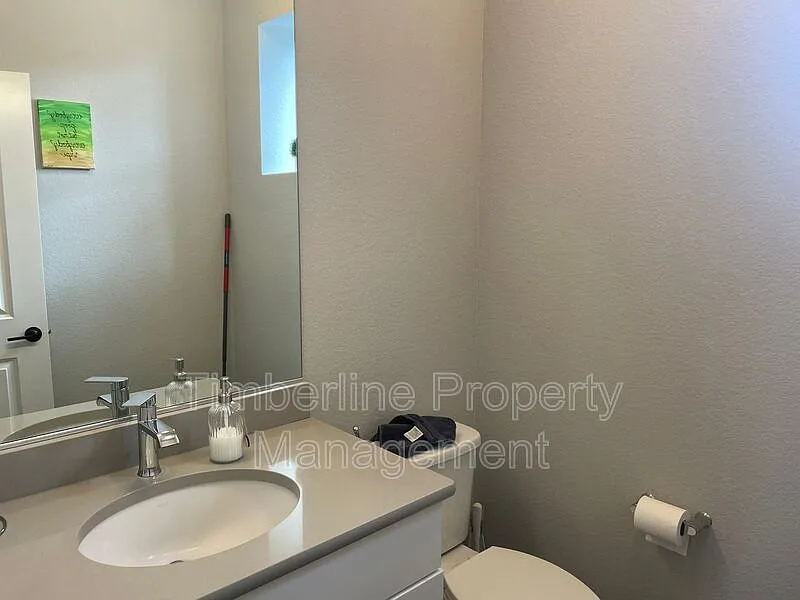 Building Photo - 7359 Hunter Jumper Dr