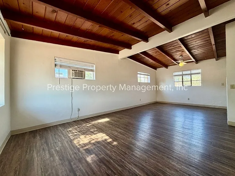 2834 N Richey Blvd — Photo 2
