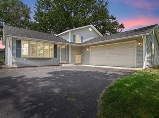 2N434 Pleasant Ave, Glen Ellyn, IL 60137