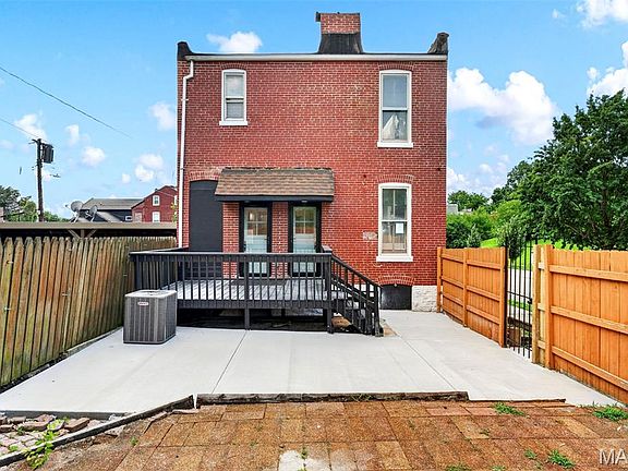 3rd image of 1810 Utah St
