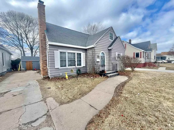420 S 19th St, Escanaba, MI 49829