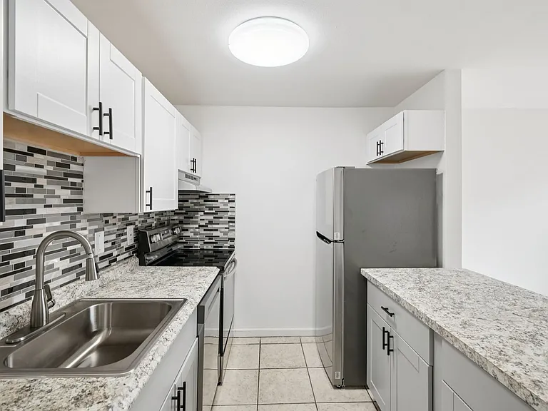 Images Columbia Apartments — Photo 36