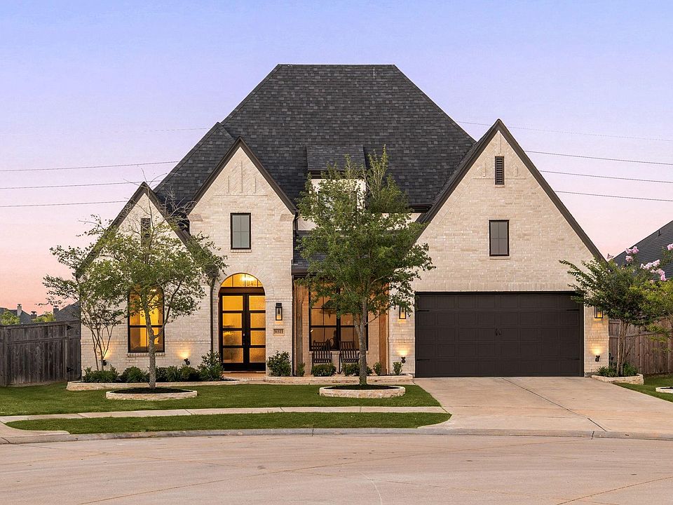 1st image of 31322 Crescent Hill Dr