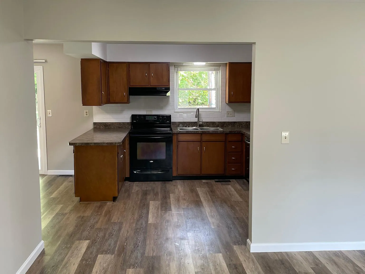 2511 Flowerstone Dr — Photo 3