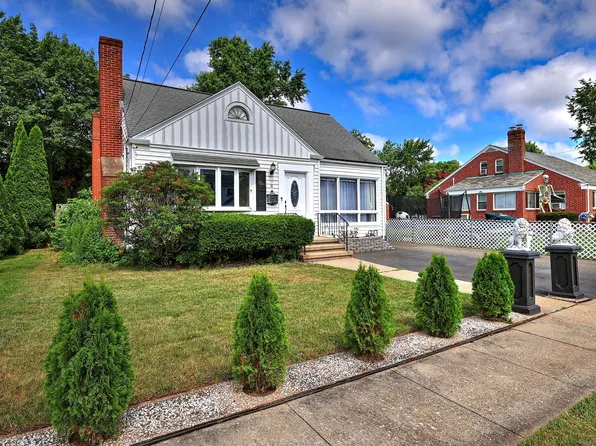 78 Long Meadow Avenue, Hamden, CT 06514