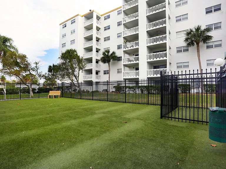 17105-17117 Gulf Blvd — Photo 27