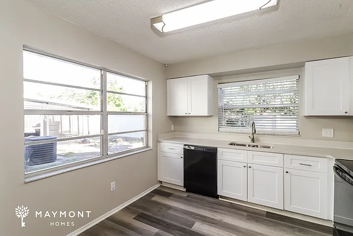 8431 Duval Dr — Photo 9